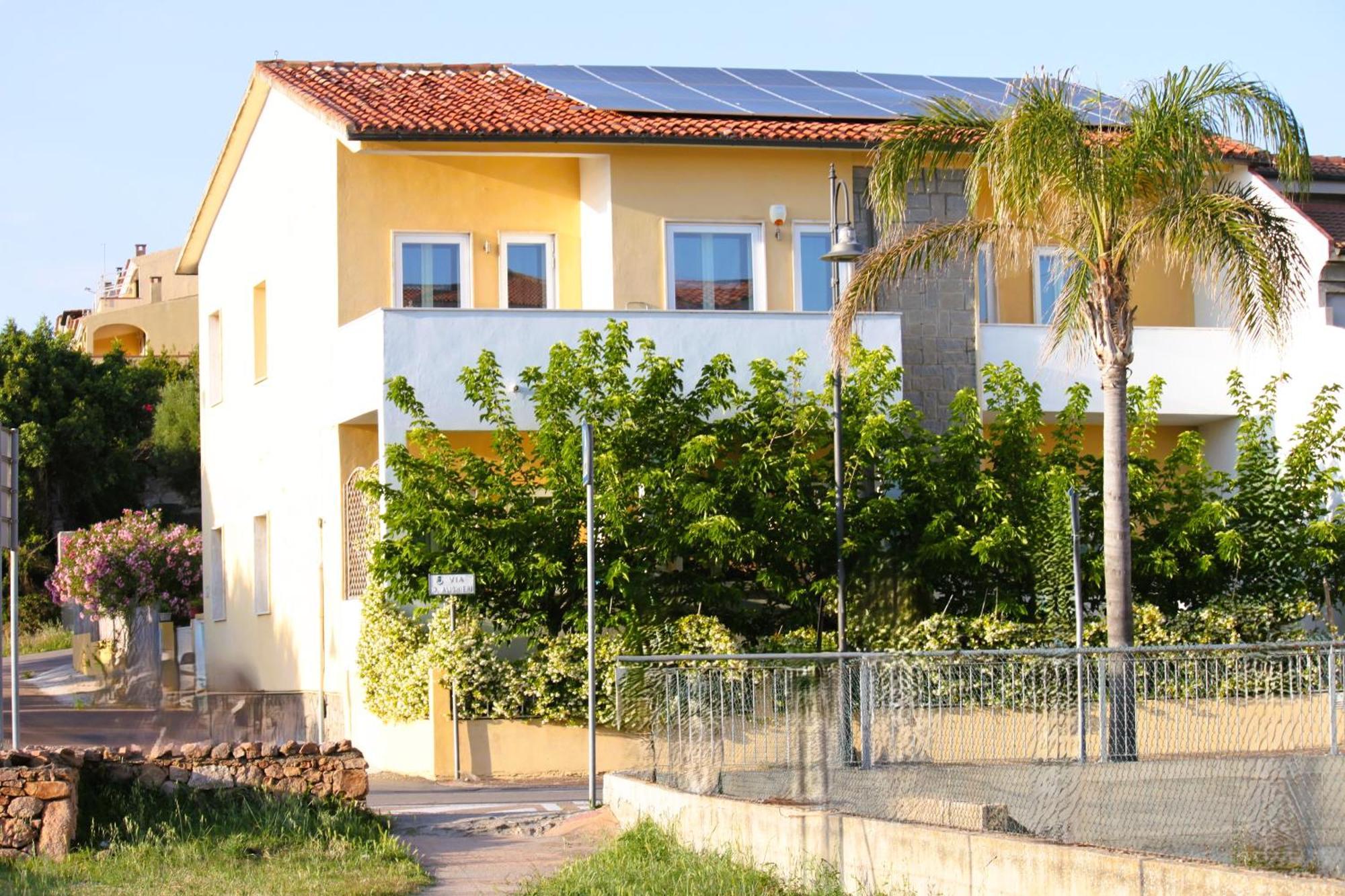 La Smeralda - Boutique Rooms And Breakfast Golfo Aranci Εξωτερικό φωτογραφία