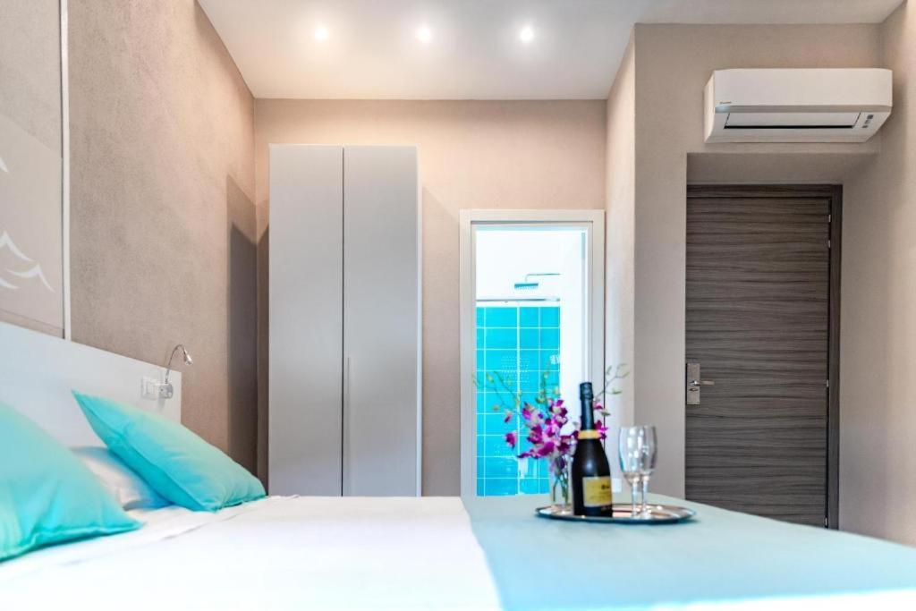 La Smeralda - Boutique Rooms And Breakfast Golfo Aranci Εξωτερικό φωτογραφία