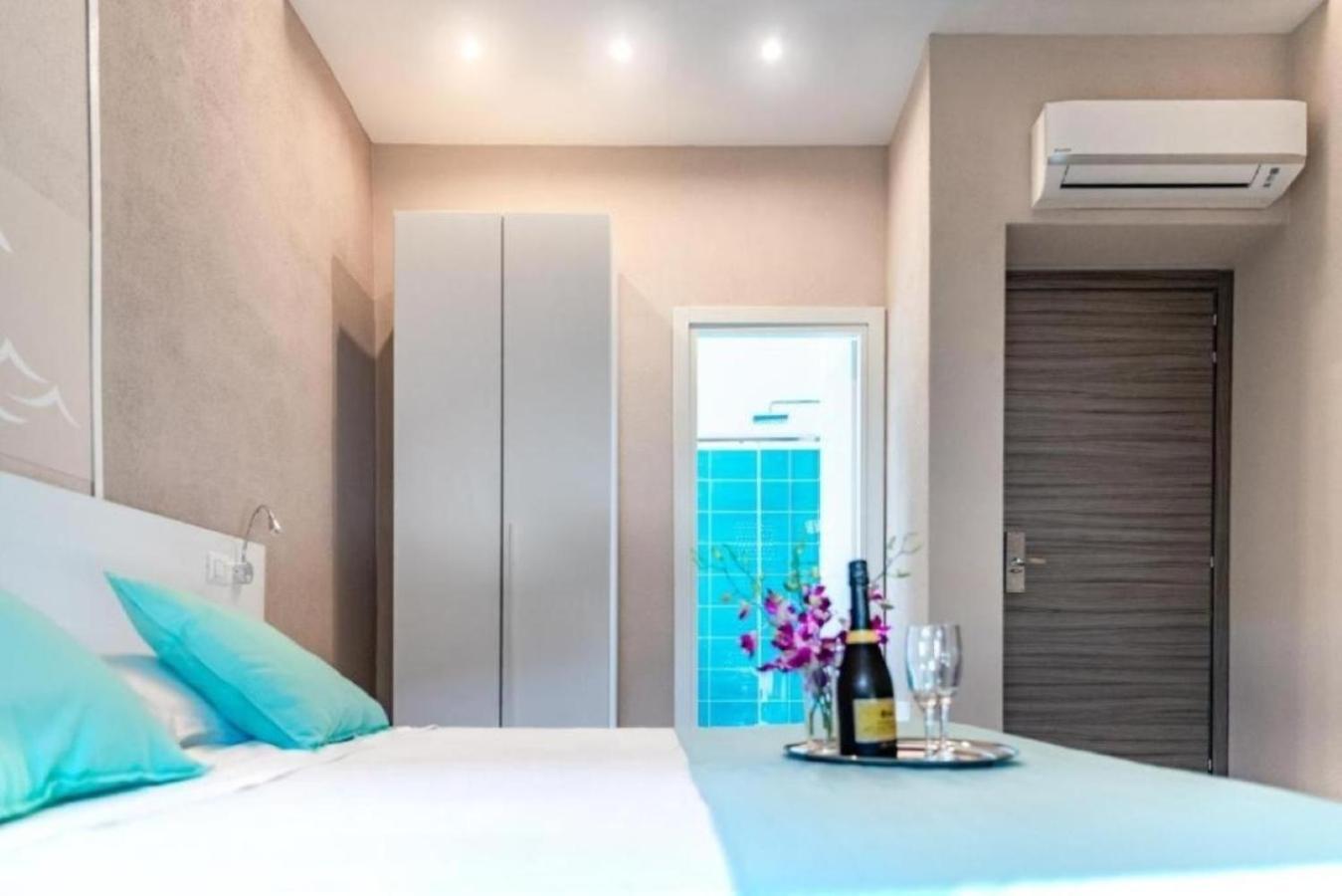 La Smeralda - Boutique Rooms And Breakfast Golfo Aranci Εξωτερικό φωτογραφία