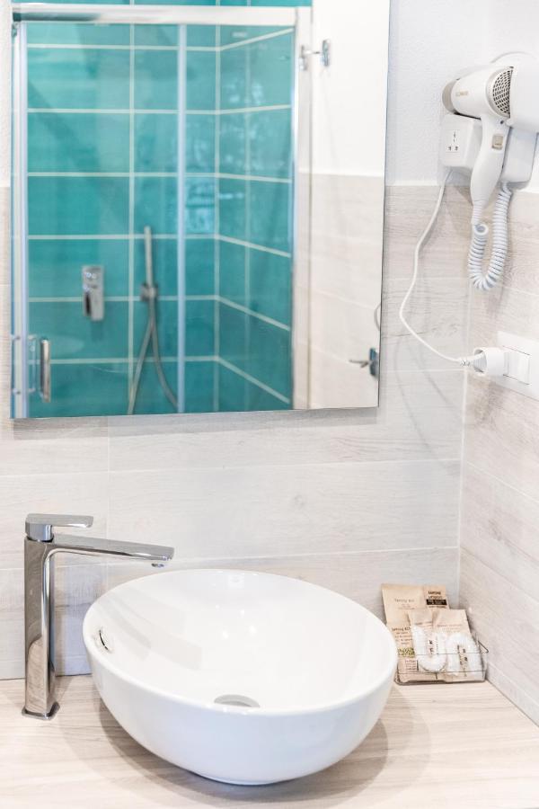 La Smeralda - Boutique Rooms And Breakfast Golfo Aranci Εξωτερικό φωτογραφία